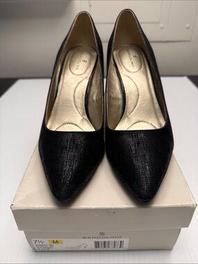Bandolino Black Pointed Toe Textured Pumps